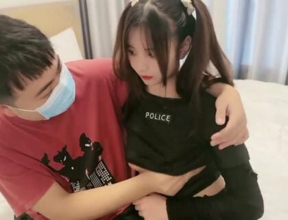 Anh trai khoái cặc ép em gái làm tình khi ba mẹ đi vắng