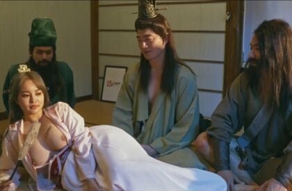 Ba anh em Lưu Quan Trương tổ chức cuộc vui tập thể đầy hứng phấn