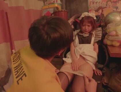 Bắt em đồng nghiệp làm gái vì phát hiện em ngủ với sếp