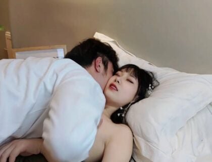 Phấn khích cùng chị gái mới quen đêm dài tại khách sạn